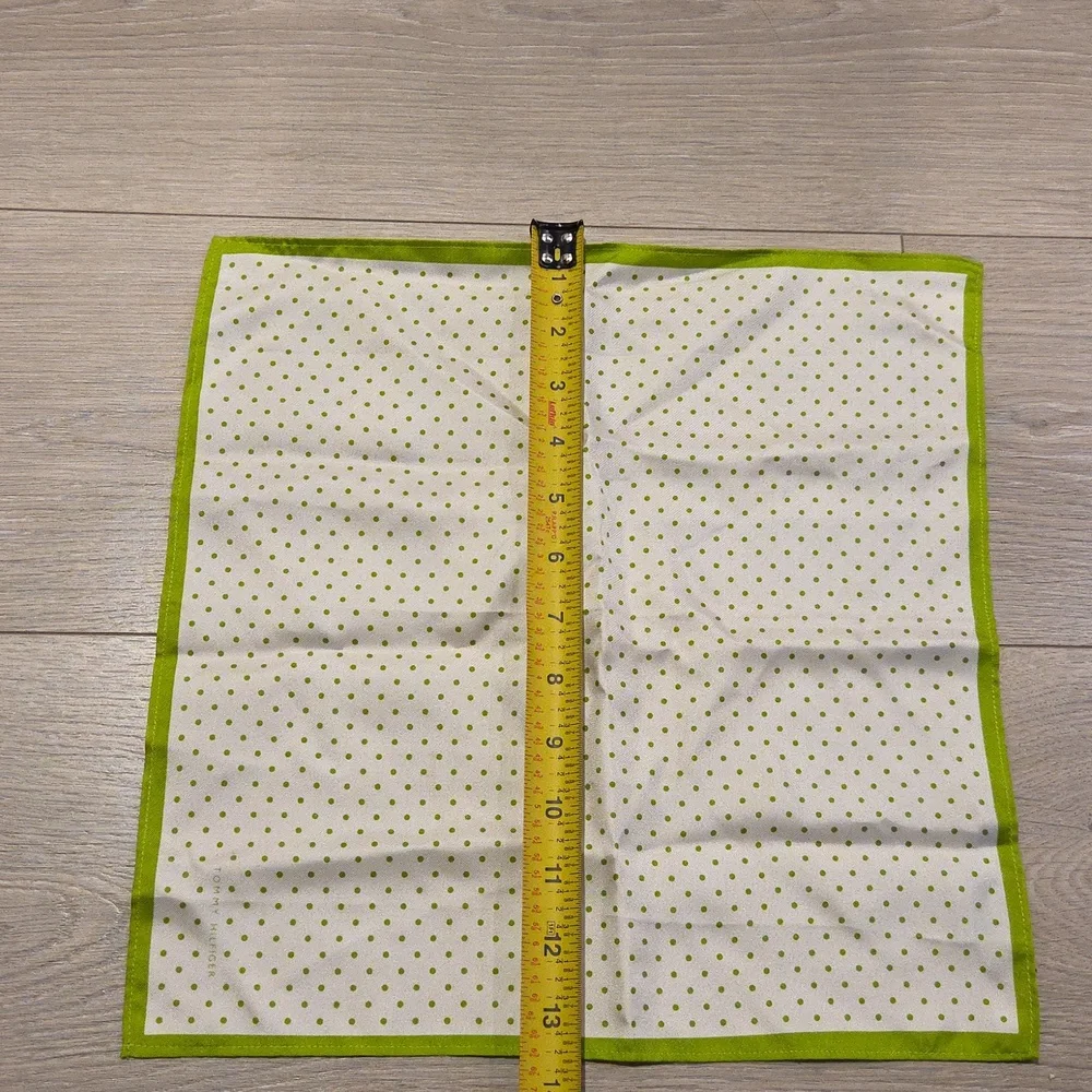 Tommy Hilfiger 💯 Silk Pocket Square - Picture 2 of 4